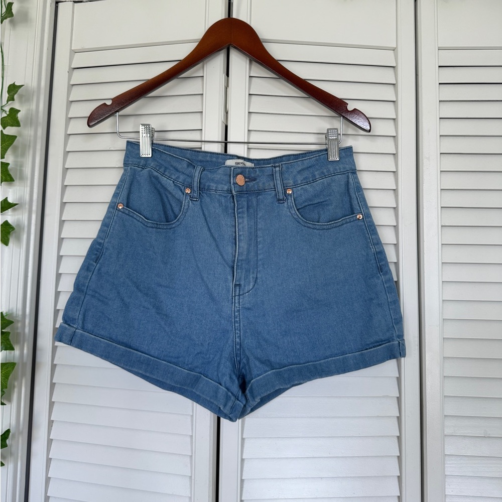 Right waisted jean shorts
